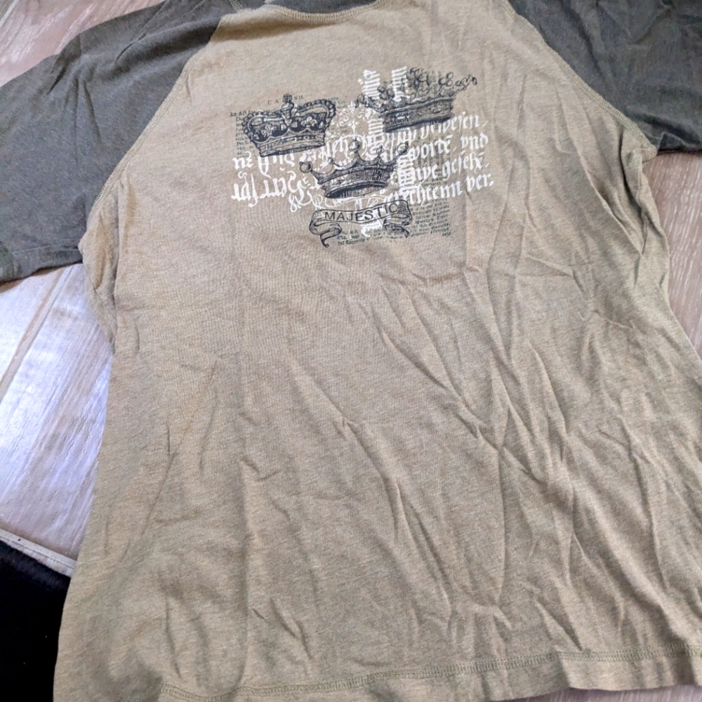 T-shirts - Picture 9 of 9